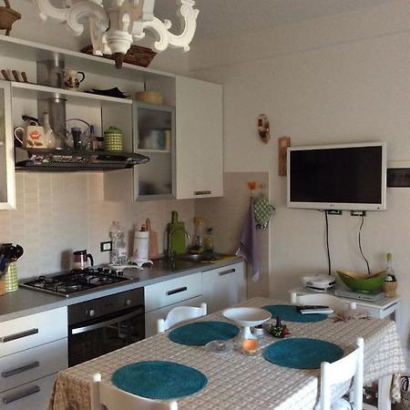 Dolce Casa Di Elena Apartment Nettuno Cameră foto